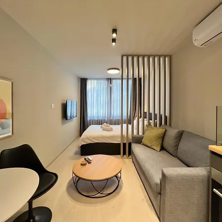 Aura V6 Outdated Apartment