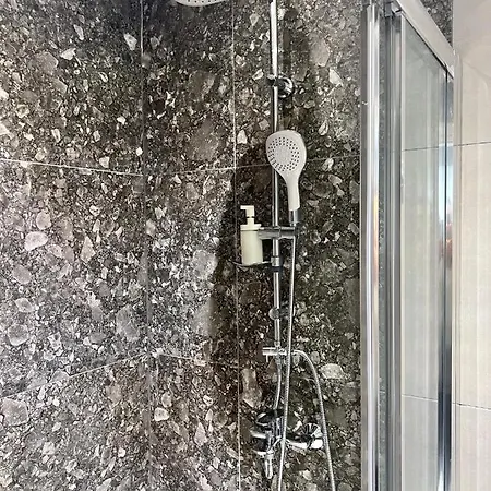 Apartment Aura V6 Outdated